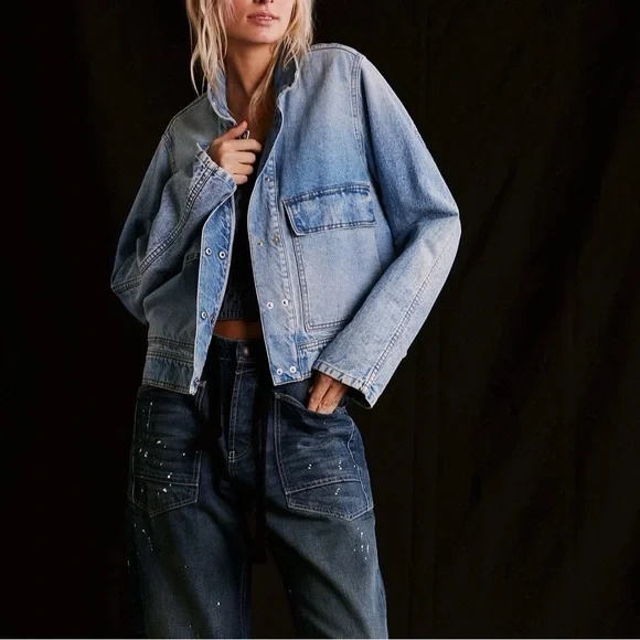 Free People Suzy Denim Jacket size L in pristine like new. Condition - Picture 8 of 16
